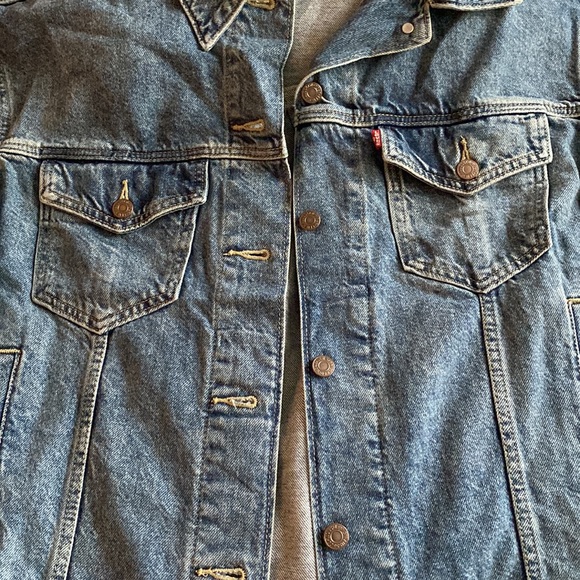 LEVI’s denim jacket - Picture 3 of 6
